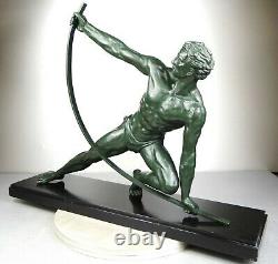 1920/1930 J De Roncourt Grnde Statue Sculpture Art Deco Athlete Homme Nu Bandeur