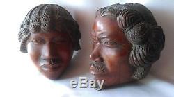 2 SCULPTURES EN NOYER TAILLE DIRECTE COUPLE ANTAISAKA MADAGASCAR vers 1920