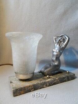 Ancien lampe veilleuse art deco 1930 1950 sculpture femme nue pin-up globe vase