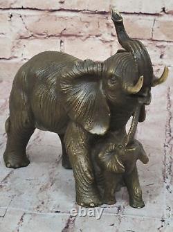 Art Déco Mère Éléphant Et Mollet Fonte Bronze Sculpture Signée Figurine