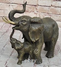 Art Déco Mère Éléphant Et Mollet Fonte Bronze Sculpture Signée Figurine