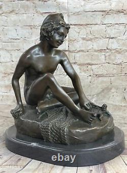 Art Déco / Nouveau Assis Chair Baked Mâle Jeune Homme Bronze Sculpture Statue