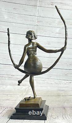 Art Déco Sculpture Adorable Fille Jeu Swing Autonome Bronze Statue Cadeau Ouvre