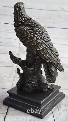 Art Déco Sculpture Assis Aigle Falcon Hawk Bronze Statue Figurine Affaire
