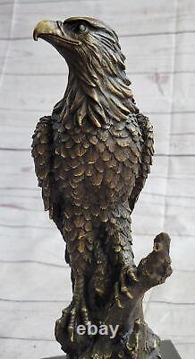 Art Déco Sculpture Assis Aigle Falcon Hawk Bronze Statue Figurine Affaire
