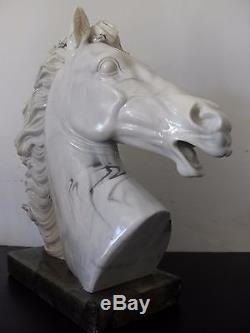 Art Déco Sculpture Grand buste de cheval en marbre