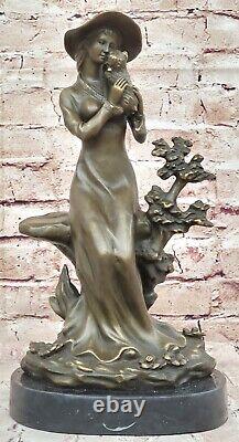 Art Déco Sculpture Victorien Femme Fille Femme Assis Avec Chien Bronze Statue