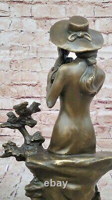 Art Déco Sculpture Victorien Femme Fille Femme Assis Avec Chien Bronze Statue