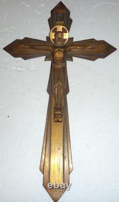 Beau crucifix allemand ou Belge d'époque art déco en cruivre et bronze émaillé