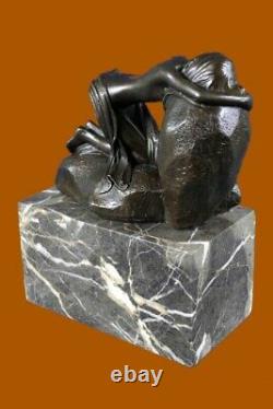 Chair Couchage sur Un Rock Bronze Sculpture Par Milo Fonte Art Déco Cadeau
