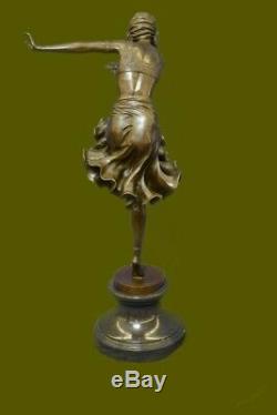 D H Chiparus Art Déco Bronze Sculpture Femme en Robe Figurine