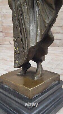 Fait Bronze Art Déco Statue Frappant Domestique Accent Chiparus Sculpture