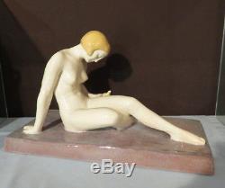 Femme à la tortue, éditions Kaza. Sculpture craquelée. French Art Deco Pottery