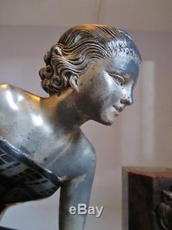 Grande sculpture Art Déco femme à la fontaine antique statue woman figural 1925
