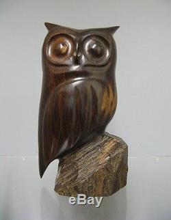 Hibou en bois sculpté art déco. Macassar. Sculpture animalière