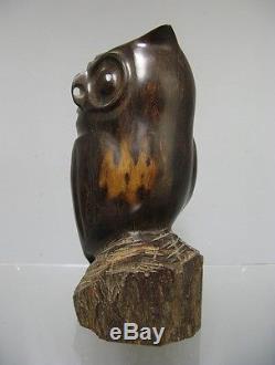 Hibou en bois sculpté art déco. Macassar. Sculpture animalière