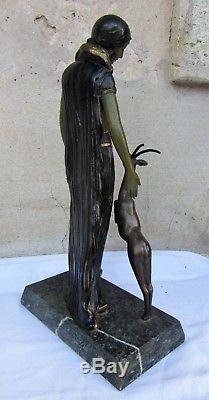 L. Van de VoordeSculpture époque art decoFemme et biche