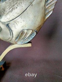 Lampe sculpture art déco de Marti Font XXème. Sujet animalier poissons en métal