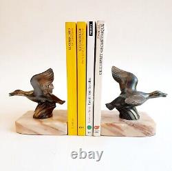 Paire Serre-livres Sculpture Animal Oiseaux Canard Au Vole Régule Art Deco