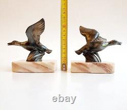 Paire Serre-livres Sculpture Animal Oiseaux Canard Au Vole Régule Art Deco