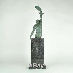 Pierre Le Faguays, Gloire, Sculpture Signée, Art Déco, 20eme Siècle
