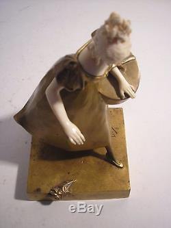 René Auguste DEBARRE 1883-1969 Jeune femme à la rose Sculpture chryséléphantine