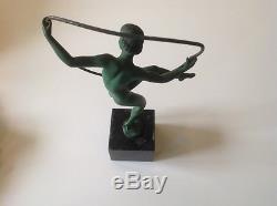 SCULPTURE ART DECO (LA DANSEUSE AU CERCEAU) SIGNE BRIAND / M BOURAINE