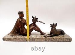 Sculpture Art Déco régule Femme à l'oiseau et au chien signée H. BAL BALLESTE