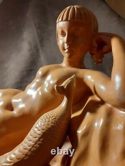 Sculpture Art déco Femme au Paon en terre cuite signée