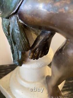 Sculpture De Femme En Bronze Style Art Déco Sur Socle Pierre Blanche