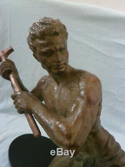 Sculpture Homme a la pioche de RUDENS (Jean de RONCOURT) art déco