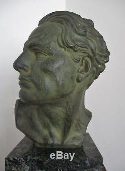 Sculpture Mermoz régule patiné bronze Art Déco et colonne éclairante De Viggo
