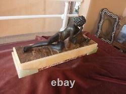 Sculpture art deco, parure de bureau, regule patine noire, L 41cm, P6kg, sur socle
