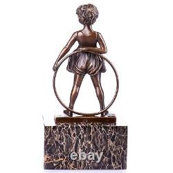 Sculpture bronze Art Déco fille avec cercle Hoop Girl d'après Ferdinand Preiss