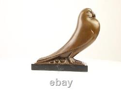 Sculpture d'un Pigeon en bronze style Art déco D'après Johan Coenraad