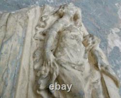 Sculpture en bas-relief, moulage ancien en plâtre de style Renaissance