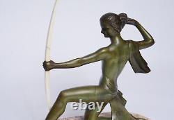 Sculpture en bronze Art Deco Diane chasseresse signée Gual