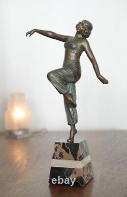 Sculpture en bronze Art Nouveau / Art Deco Signée Charles Muller