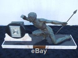 Sculpture homme atlhetique chasseur à la lance Roncourt pendule époque Art Déco
