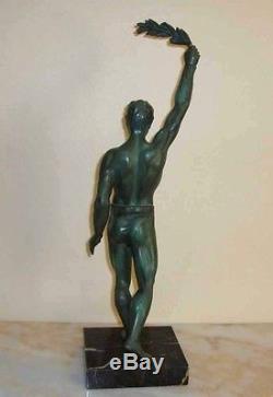 Sculpture homme nu athlète vainqueur Art deco