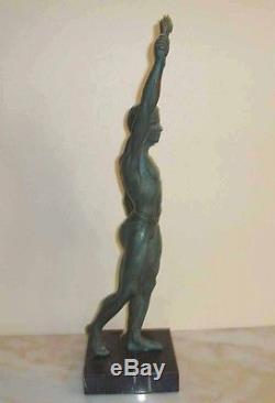 Sculpture homme nu athlète vainqueur Art deco