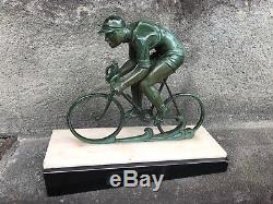 Sculpture régule Cycliste en montée