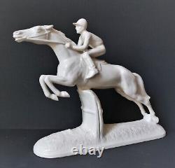 Sculpture statue cheval équestre Art Déco Jockey Faïence crème Sarreguemines