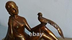 Sculpture statuette ancienne régule ancien Art Déco signé H BAL femme à l'oiseau