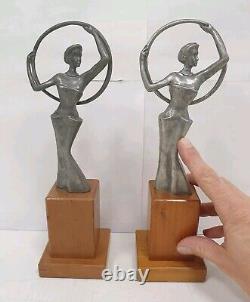 Serre livres sculpture aluminium zinc femme trophee no bronze style Art deco