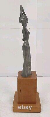 Serre livres sculpture aluminium zinc femme trophee no bronze style Art deco