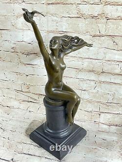 Signée Gennarelli Pigeon Carrier Femme Art Déco Bronze Sculpture Chair