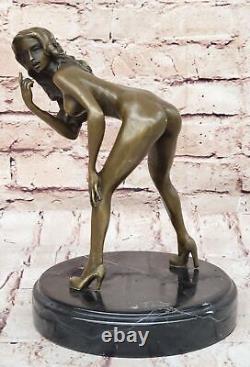 Signée Haute Qualité Mavchi Art Déco Bronze Chair Fille Socle Statue Solde