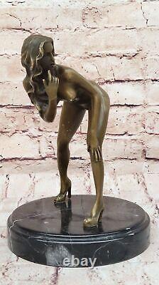 Signée Haute Qualité Mavchi Art Déco Bronze Chair Fille Socle Statue Solde