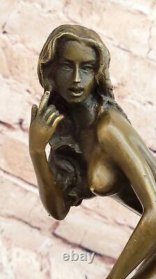 Signée Haute Qualité Mavchi Art Déco Bronze Chair Fille Socle Statue Solde